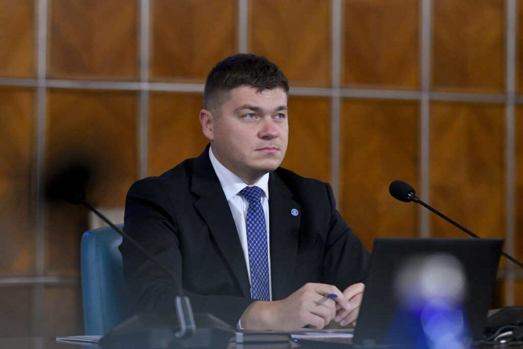 Ministrul DezvoltÄrii, precizÄri despre taxele pentru balcoanele închise: âRomânii nu vor plÄti taxe înzecite Èi nici nu li se va dubla impozitulâ