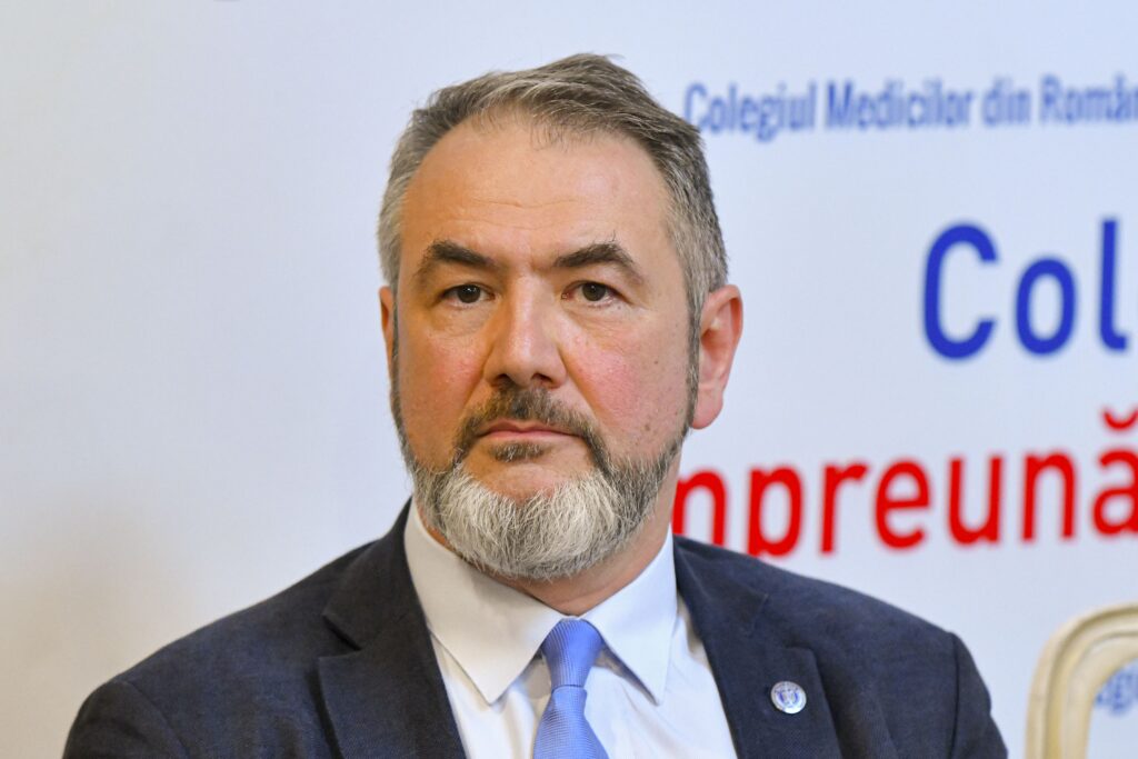 Ministrul EducaÈiei cere 1.000 de posturi de paznici Ã®n Ècoli, dupÄ atacurile din BistriÈa Èi PiteÈti