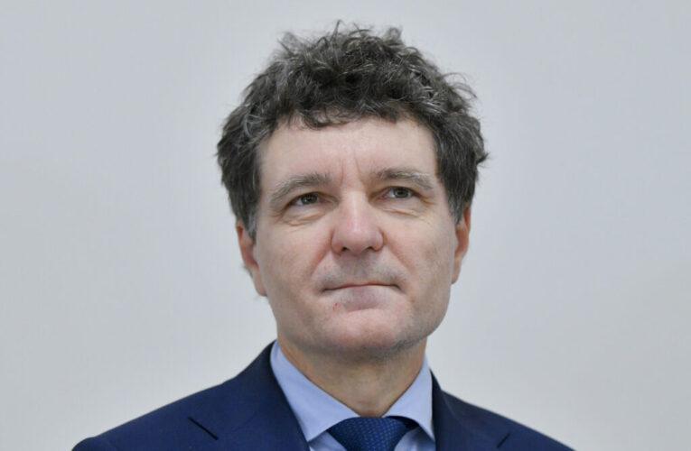 PreÈedintele sesizeazÄ din nou Curtea ConstituÈionalÄ. Legea care ar ridica oraÈul Voluntari la rang de municipiu, contestatÄ de NicuÈor Dan