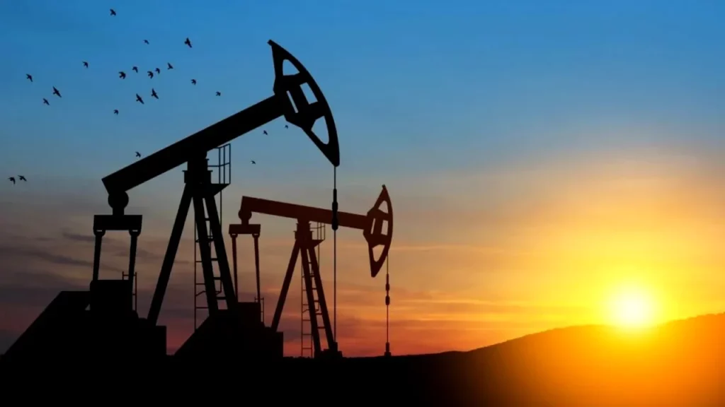 PreÈul petrolului scade cu peste 2%. Noile atacuri asupra Arabiei Saudite pot duce din nou la scumpiri majore