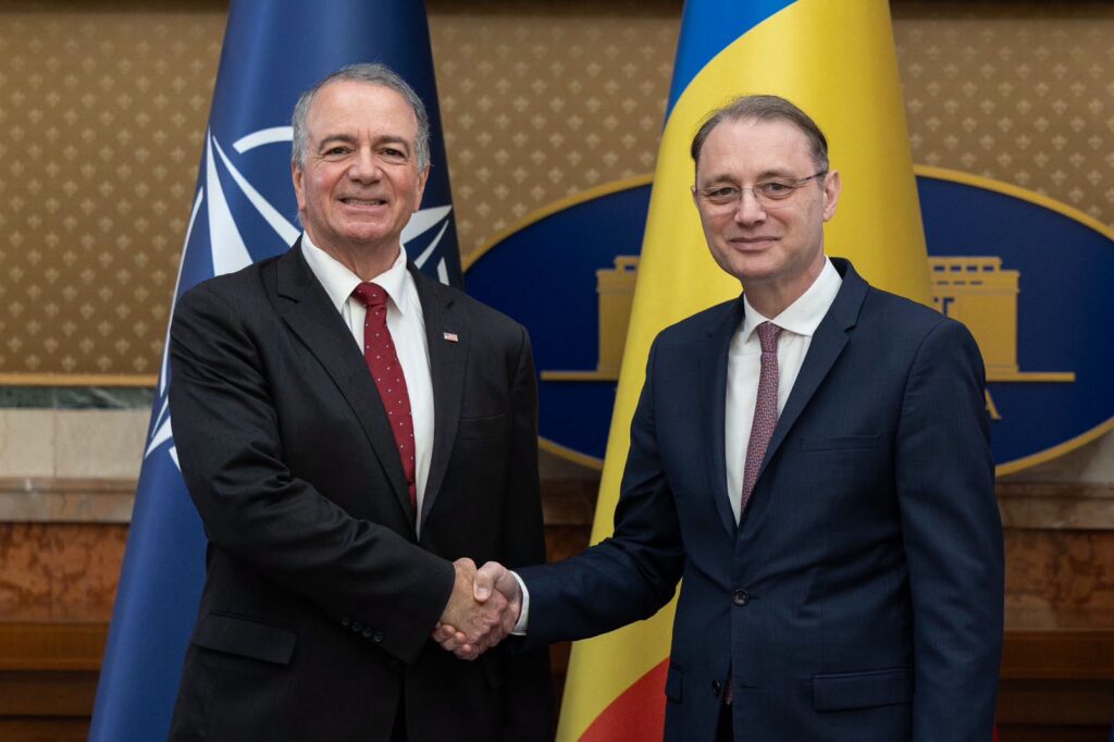 Premierul Luca Niculescu, întâlnire cu ambasadorul SUA. Ce au discutat despre securitate Èi investiÈii