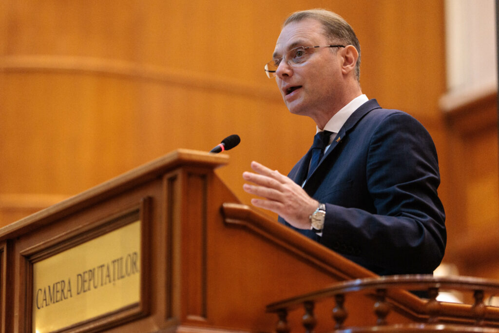 Premierul Luca Niculescu condamnÄ atacul asupra navei din Marea NeagrÄ O Ã®ncÄlcare flagrantÄ a dreptului internaÈional
