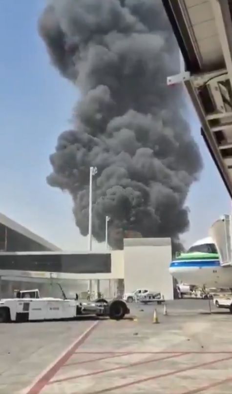 Rebelii houthi atacÄ aeroporturi Èi instalaÈii petroliere din Arabia SauditÄ. Conflictul se intensificÄ