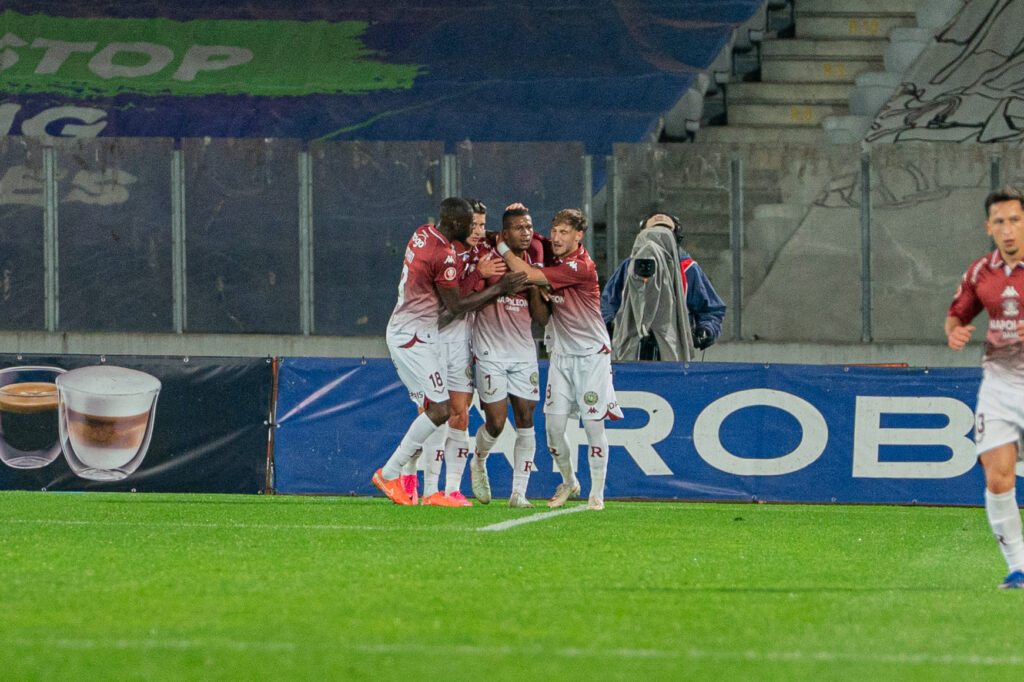 Superliga de fotbal. SÃ¢mbÄtÄ se joacÄ derbiul FCSB-Rapid BucureÈti