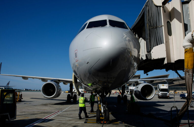 Trei din patru piloÈi europeni recunosc cÄ au aÈipit Ã®n cockpit Ã®n timpul zborului. Un studiu dezvÄluie presiuni Èi temeri privind siguranÈa pasagerilor