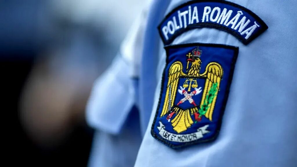 Un bÄrbat a intrat Ã®n sediul PoliÈiei din Alba Iulia cu o armÄ airsoft Èi o grenadÄ de joc. CerinÈa care l-a uimit pe un poliÈist