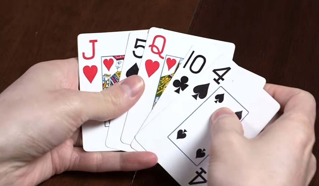 Un hacker a triÈat la poker online Èi ar fi câÈtigat milioane de dolari. Cum putea sÄ vadÄ cÄrÈile adversarilor