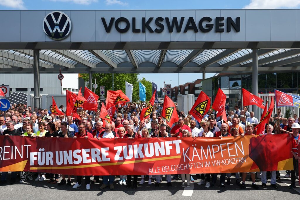 Volkswagen se prÄbuÈeÈte financiar: pierderi de 5,82 miliarde de euro Ã®ntr-un trimestru. Ce urmeazÄ pentru angajaÈi