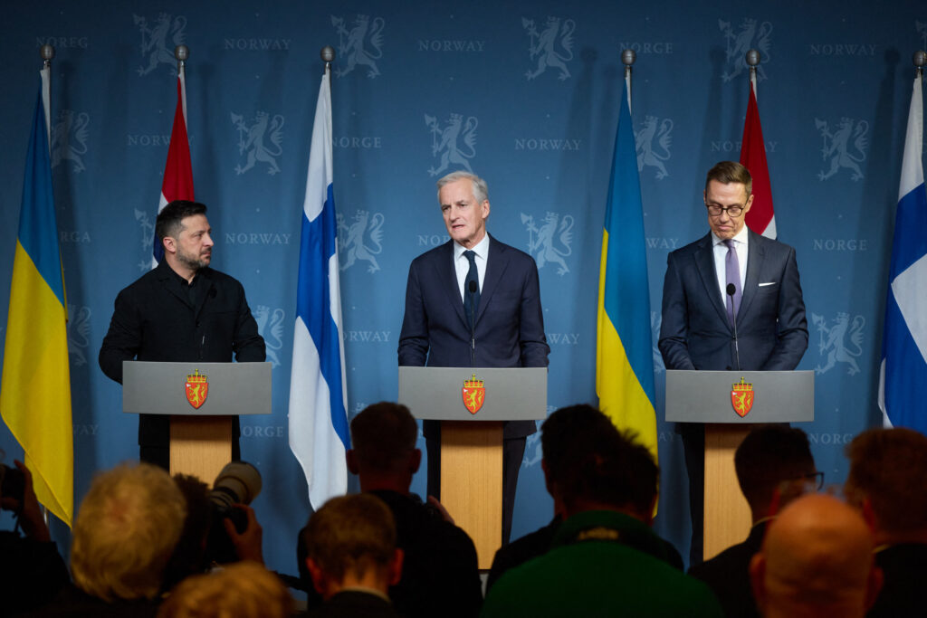 Zelenski Ã®i apÄrÄ pe liderii Finlandei Èi Norvegiei Ã®n urma discuÈiilor cu Putin: âTotul este complet transparentâ