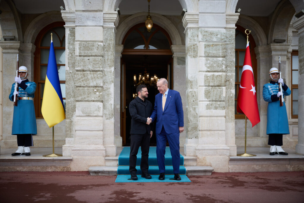Zelenski Èi Erdogan vor un nou coridor pentru exportul cerealelor prin Marea NeagrÄ